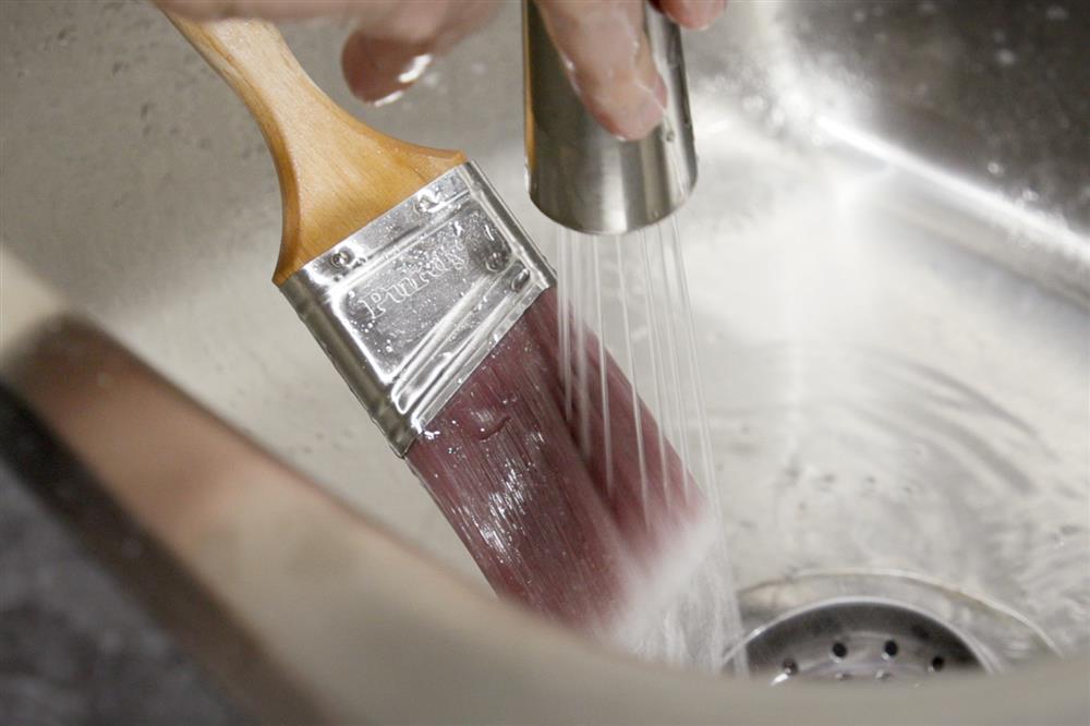 rinsing brush